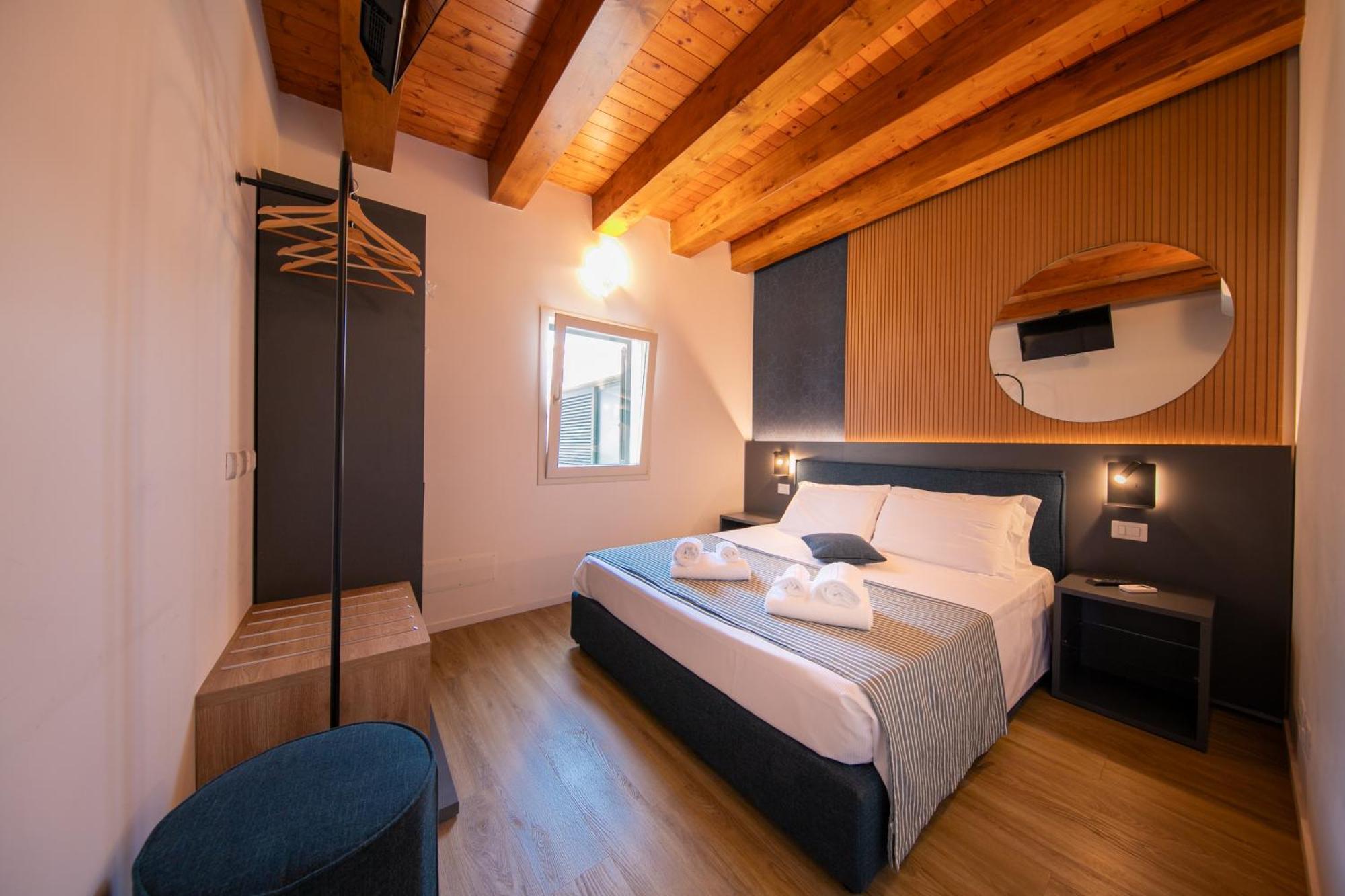 Taliammari Hotell Cefalù Rum bild